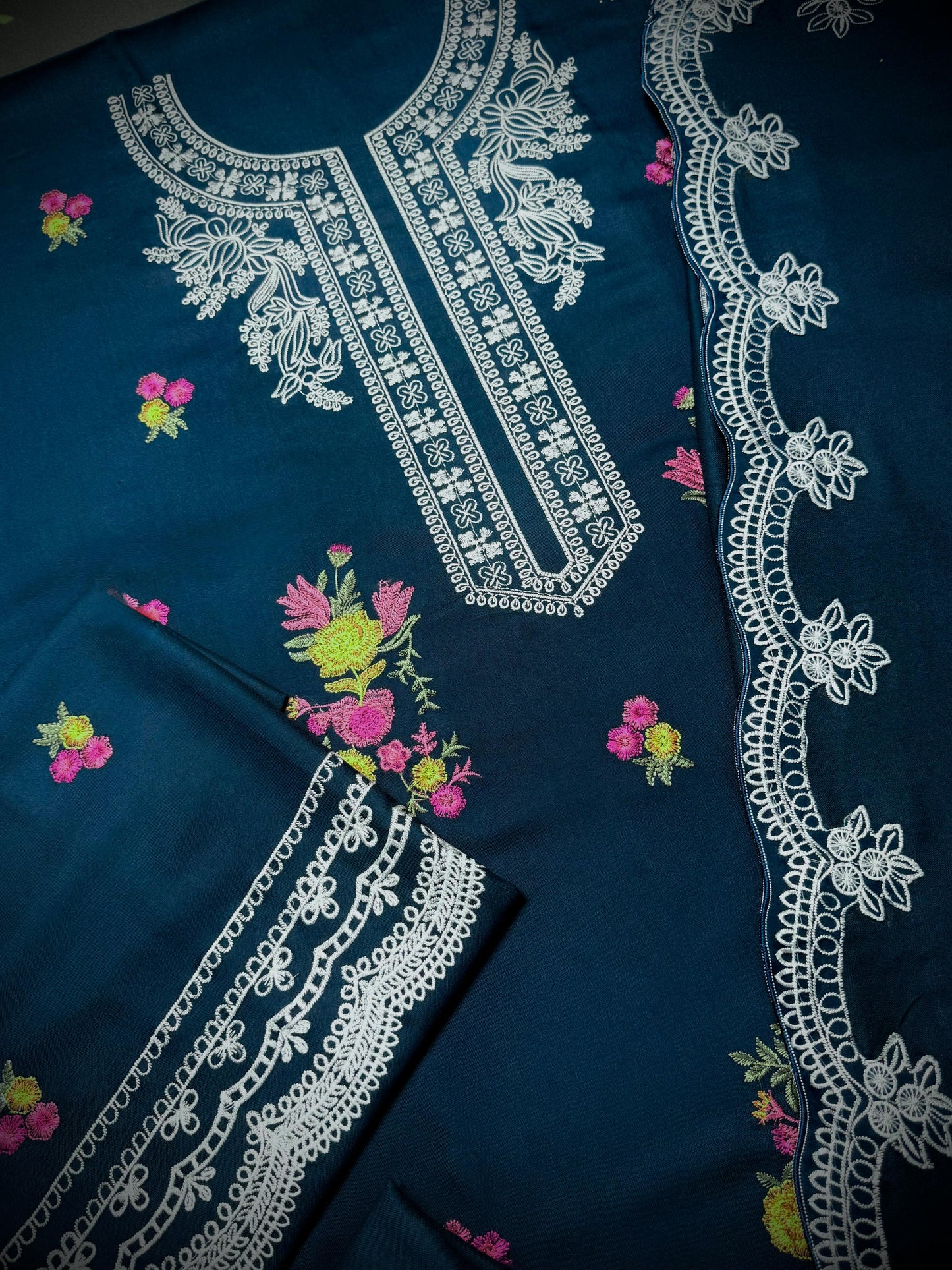 CRIMSON 3-Piece Dhank Suit – Winter Embroidered Dress