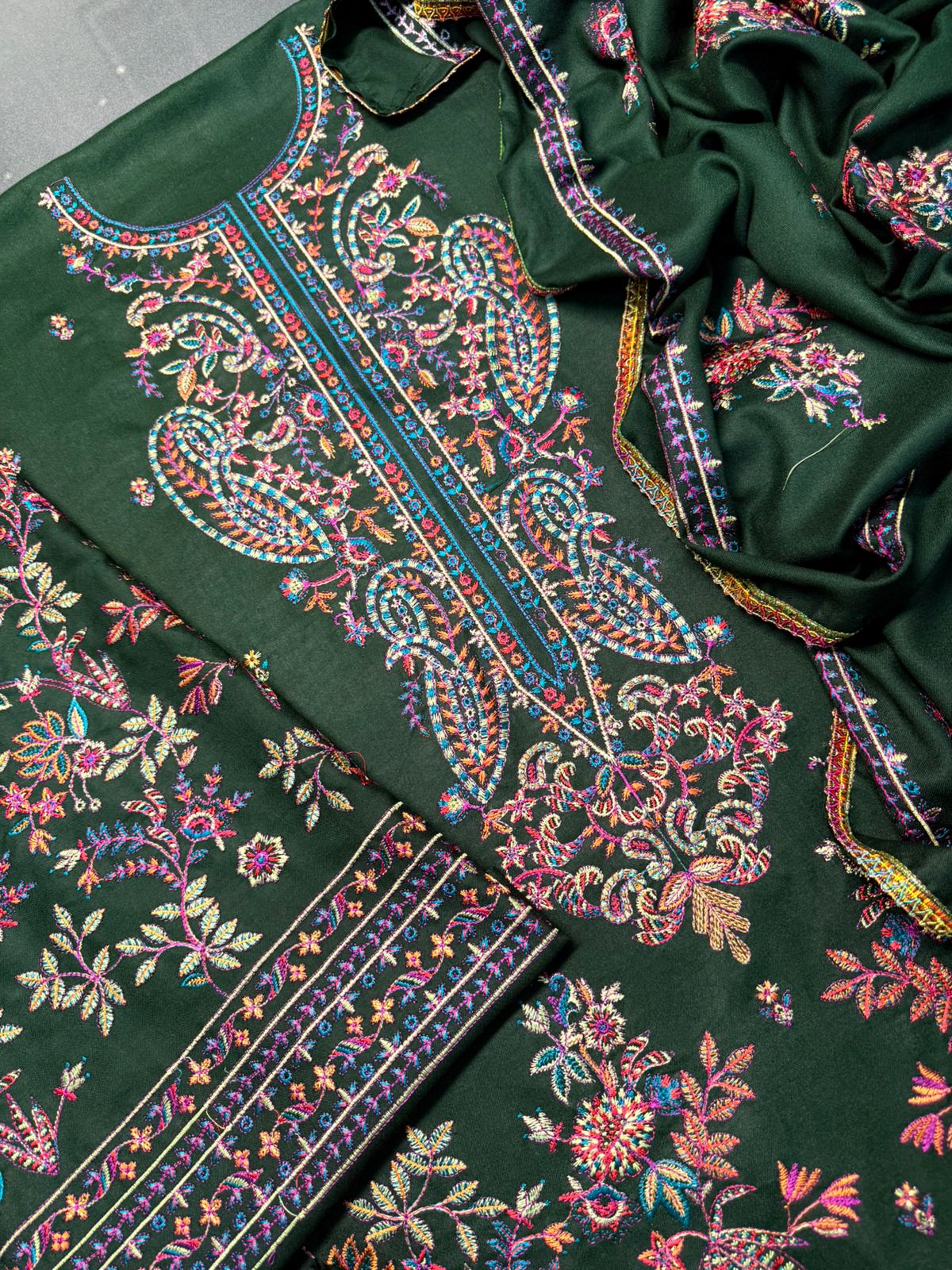 ASIM JOFA 3PC Casual Winter Collection | Embroidered Dhank Suit Lace Border Shawl