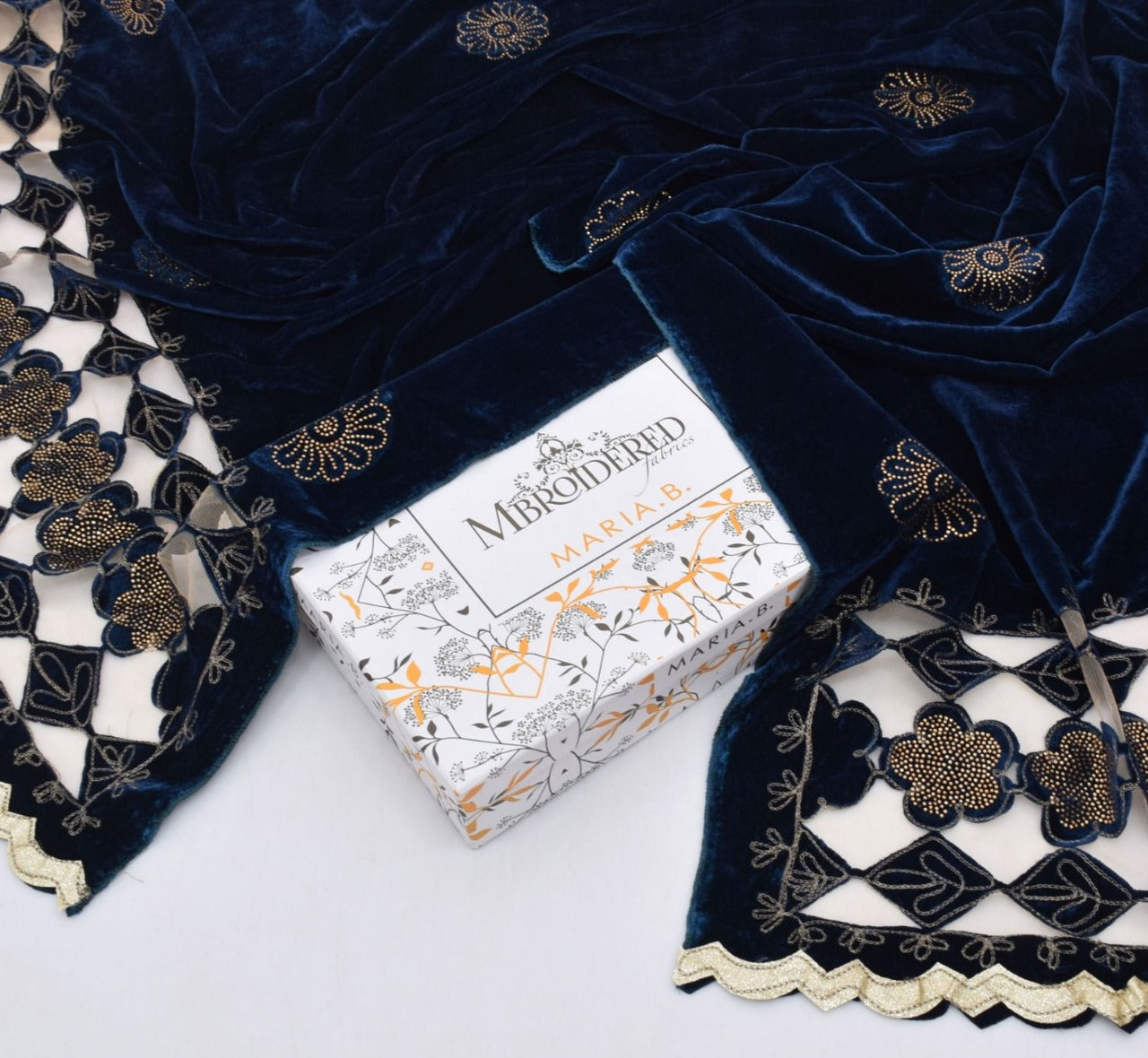 Maria B Fancy Wedding Velvet Shawl | Luxury Embellished Cutwork Stone Design