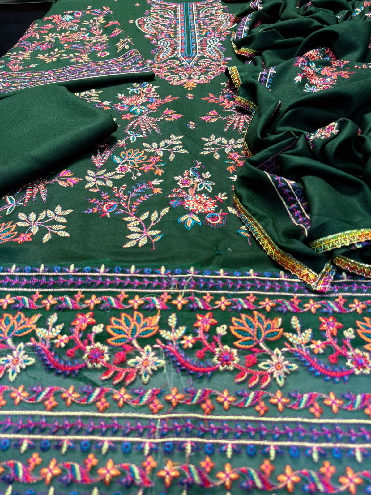 ASIM JOFA 3PC Casual Winter Collection | Embroidered Dhank Suit Lace Border Shawl